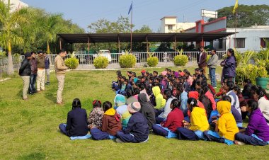 छात्राओं ने एसपी ऑफिस पहुंचकर समझी पुलिस की कार्य प्रणाली, गुड टच बेड टच, महिला अपराध, साइबर फ्रॉड और यातायात सुरक्षा के बारे समझा