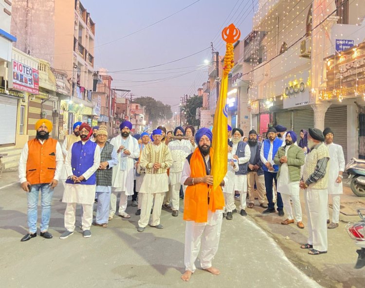 358 वा पावन प्रकाश पर्व की पूर्व संध्या पर गुरुद्वारा श्री दुःख निवारण साहिब जी से संध्या फेरी निकाली