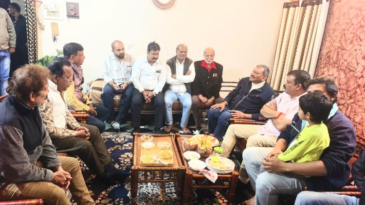 रतलाम आए विधानसभा नेता प्रतिपक्ष उमंग सिंगार का कांग्रेस नेताओं के निवास पर हुआ स्वागत सम्मान
