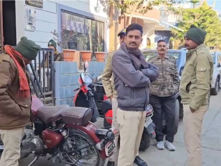 आय से अधिक संपत्ति होने पर पूर्व डिप्टी कमिश्नर सोलंकी के पिता सेवा सहकारी समिति प्रबंधक नंदकिशोर पर दर्ज हुआ भ्रष्टाचार का प्रकरण, Eow इंदौर टीम ने रिंगनोद धार और उसके ठिकाने रतलाम तक मर छपा, 4 करोड़ की अवैध संपत्ति का हुआ मूल्यांकन
