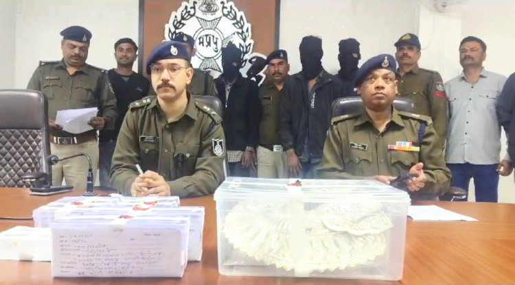 मंदिर में जेवरात चोरी करने वाले धाराएं, आईए जावरा पुलिस की कार्रवाई, जिले के 5 मंदिरों में चोरी वारदातों को दे चुके थे अंजाम, 4 लाख 50 हजार की ज्वेलरी की जप्त