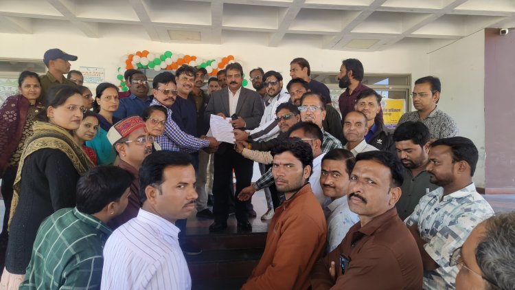 प्राइवेट स्कूल की हड़ताल का दिखा असर, मान्यता के नए नियम पर रोक लगाने के लिए प्राइवेट स्कूल ने सौंपा ज्ञापन, स्कूल संघ के प्रमुख ने कहा, कई छोटे स्कूल हो जाएंगे बंद