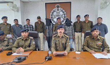 एसपी अमित कुमार ने रतलाम जिले में हुई बड़ी चोरियां और लूट के आरोपियों का प्रेस कॉन्फ्रेंस कर किया खुलासा, फॉर्च्यूनर, लाखों की नगदी, बकरों की लूट और मंदिर से चोरी करने वाले धराएं