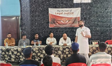 बेगुनाह और मजलूमों के लिए निःशुल्क कानूनी मदद दे रहा एपीसीआर (एसोसिएशन फॉर प्रोटेक्शन ऑफ सिविल राइट्स), शहर आए एपीसीआर के स्टेट कॉर्डिनेटर पठान ने बैठक लेकर ह्यूमन राइट्स और कानून के बारे में दी जानकारी