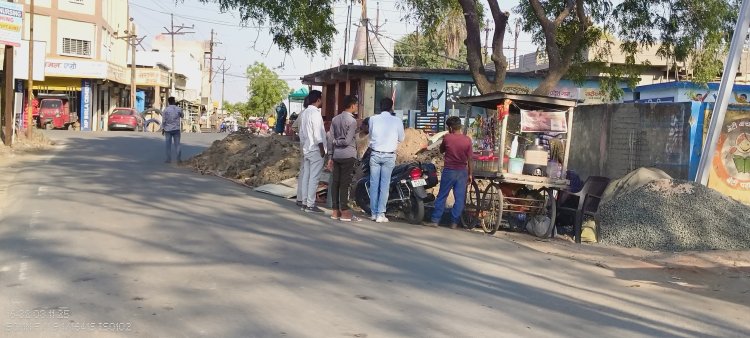 धर्म के नाम पर शासकीय स्कूल की पार्किंग की जमीन पर अवैध कब्जा कर बन रहा था पक्का निर्माण, कब्जेदार ने मौके पर ठेला संचालक महिला से की गली गलौज और जान से मारने की धमकी, कलेक्टर से हुई शिकायत