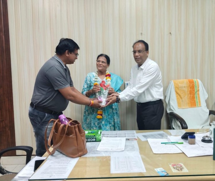 प्राध्यापक डॉ विद्या तिवारी ने आयोजित शिक्षक कर्मचारी प्रतियोगिता  टेबल टेनिस में पहला स्थान प्राप्त किया, हुआ सम्मान