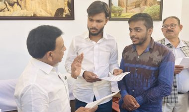 भारतीय सेना का अपमान करने वाले मंत्री  विजय शाह को बर्खास्त करे सीएम, एनएसयूआई ने उप-मुख्यमंत्री को सौंपा ज्ञापन, मंत्री शाह पर देशद्रोह का मामला हो दर्ज  उपमुख्यमंत्री देवड़ा ने दिया आश्वासन, कहा शीर्ष नेतृत्व जल्द लेकर निर्णय