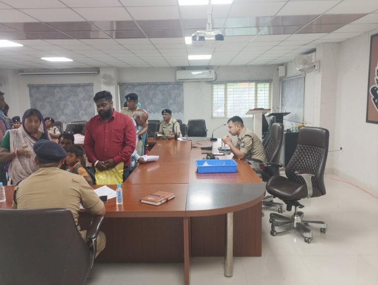 पुलिस अधीक्षक अमित कुमार द्वारा जनसुनवाई में आएं 31 आवेदको की शिकायतो को सुनकर संबंधित थाना प्रभारियों को दिए त्वरित निराकरण के निर्देश