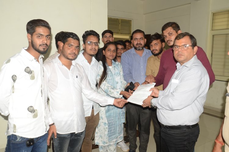 मध्यप्रदेश आयुर्विज्ञान विश्वविद्यालय में व्याप्त विभिन्न अनियमित्ताओं को लेकर एनएसयूआई ने सौंपा ज्ञापन, नियम विरुद्ध प्रोफेसर पद पर नियुक्ति एवं पक्षपातपूर्ण परीक्षा व्यवस्था का लगाया आरोप