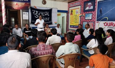 युवा स्वार्थी बनेगा तभी मेवा मिलेगा, बाप बूढ़ा हो जाता है एक बच्चे को जवान करने में संघर्ष में ही सफलता के फूल खिलते हैं – पारस सकलेचा, युवाओं पर धूमधाम से मना स्वतंत्रता दिवस