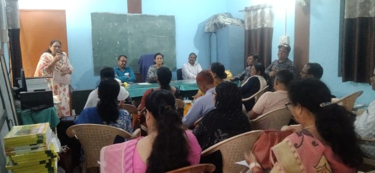 जावरा के शासकीय कमला नेहरू विद्यालय में रक्षाबंधन मिलन समारोह के दौरान हुई बैठक में शासन की एजुकेशन से जुड़ी योजनाओं को सफल बनाने को लेकर हुई चर्चा