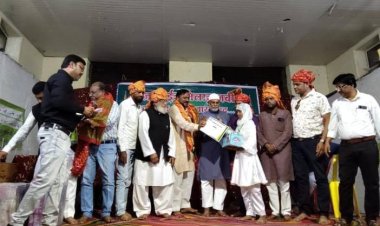 मदरसा चिश्तिया का सालाना जलसे का हुआ आयोजन, बच्चों ने सुनाई नात ए पाक,  तकरीरें की