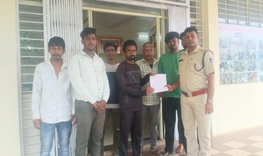 बदमाश शराबियों और  उनकी हफ्ता वसूली से परेशान राम रहीम नगर के क्षेत्रवासियों  ने डीडी नगर पुलिस को सौंपा ज्ञापन, बदमाशों पर कर्रवाई और लोगों की सुरक्षा की मांग की