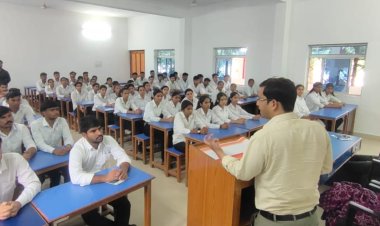 सेवा पखवाड़ा के तहत उद्योग विभाग द्वारा राॅयल काॅलेज में युवाओं को आत्मनिर्भर बनाने के लिए कौशल विकास विषय पर  हुआ व्याख्यान 