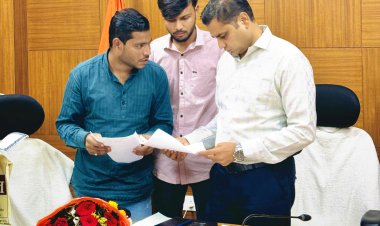 वैटनरी विश्वविद्यालय के वित्त नियंत्रक पर भ्रष्टाचार के आरोप, कलेक्टर को सौंपा ज्ञापन, जांच पूरी होने तक पद से हटाए जाने की मांग