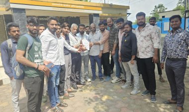 छात्र संघ चुनाव, छात्रवृत्ति, बस सेवा, वाई-फाई और सैनिटरी पैड वेंडिंग मशीन की मांग सहित अन्य समस्याओं को लेकर एनएसयूआई शहर अध्यक्ष ने सौंपा सी एम के नाम ज्ञापन 