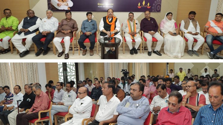 पत्रकार दीप मिलन समारोह : औद्योगिक विकास के साथ विकसित रतलाम की परिकल्पना होगी पूर्ण, मीडिया करे सकारात्मक सहयोग - कैबिनेट मंत्री चेतन्य काश्यप, चेतक ब्रिज होगा चौड़ा, ऑफिसर कॉलोनी से हरमाला रोड तक बनेगा सिटी फोरलेन