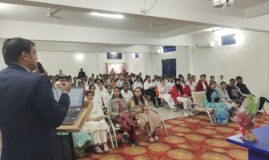 रॉयल कॉलेज एवं ICAI रतलाम ब्रांच का संयुक्त आयोजन,  ​विद्यार्थियों को सिखाए MSME के गुर और निवेश के सिद्धांत​