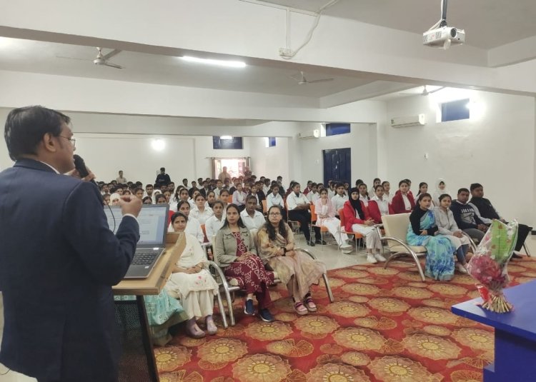 रॉयल कॉलेज एवं ICAI रतलाम ब्रांच का संयुक्त आयोजन,  ​विद्यार्थियों को सिखाए MSME के गुर और निवेश के सिद्धांत​