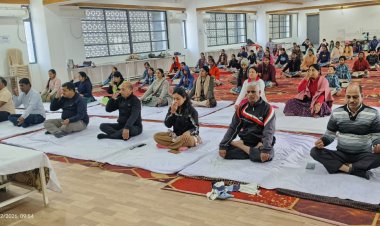 सांदीपनि विद्यालय में सामूहिक सूर्य नमस्कार के साथ मनाया गया युवा दिवस