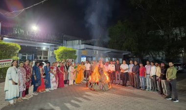 रॉयल कॉलेज एवं अखिल भारतीय ग्राहक पंचायत की अनूठी पहल, होली के उपलक्ष्य में सात्विक होलिका का हुआ दहन, पर्यावरण संरक्षण की दिलाई शपथ