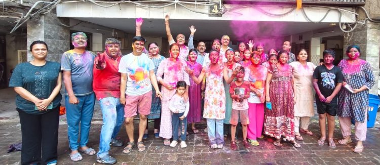 रंगों की बौछार और आपसी प्यार: गोयल इंटर सिटी के B4 ब्लॉक में उल्लास के साथ मना होली उत्सव