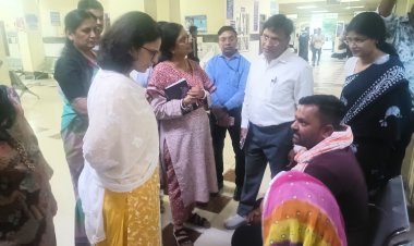 स्वास्थ्य सेवाओं का कायाकल्प: मिशन संचालक ने किया मेडिकल कॉलेज और जिला अस्पताल का निरीक्षण, 20 मई तक क्रिटिकल केयर यूनिट शुरू करने के निर्देश