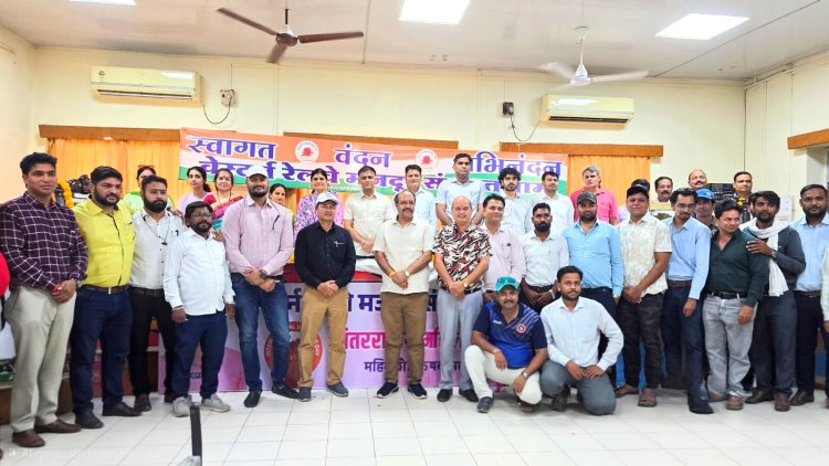 मंडल की मेहनत को मिला सम्मान: DRM अश्विनी कुमार का मजदूर संघ ने किया भव्य स्वागत, 7 विभागों ने भी जीती शील्ड